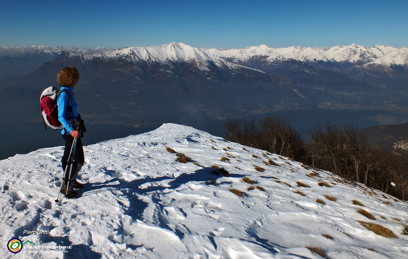 39 Vista sul lago e verso gli amati Grona, Bregagno,....JPG